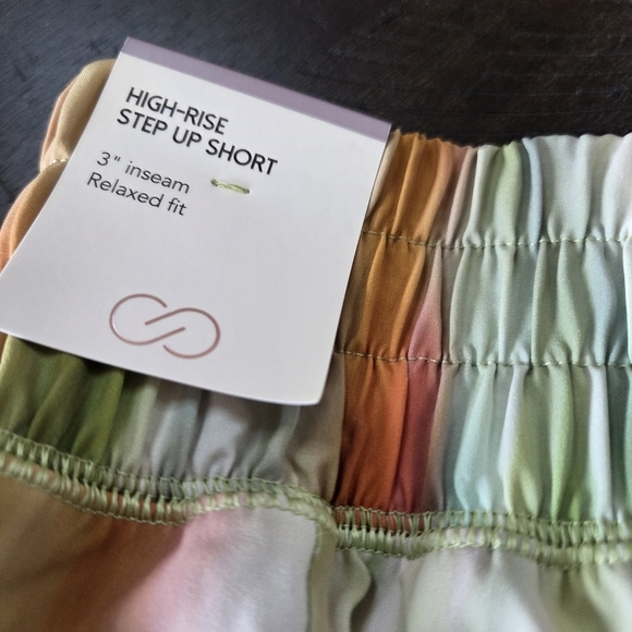 NWT CALIA High-Rise Step Up Short - Filtered Flora Multi, Women's XS - Picture 10 of 13